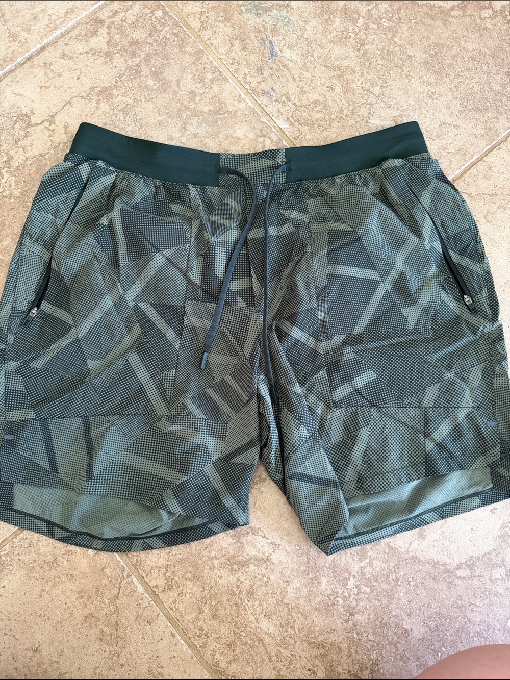 lululemon athletica Men's Olive Green Geometric Training Shorts